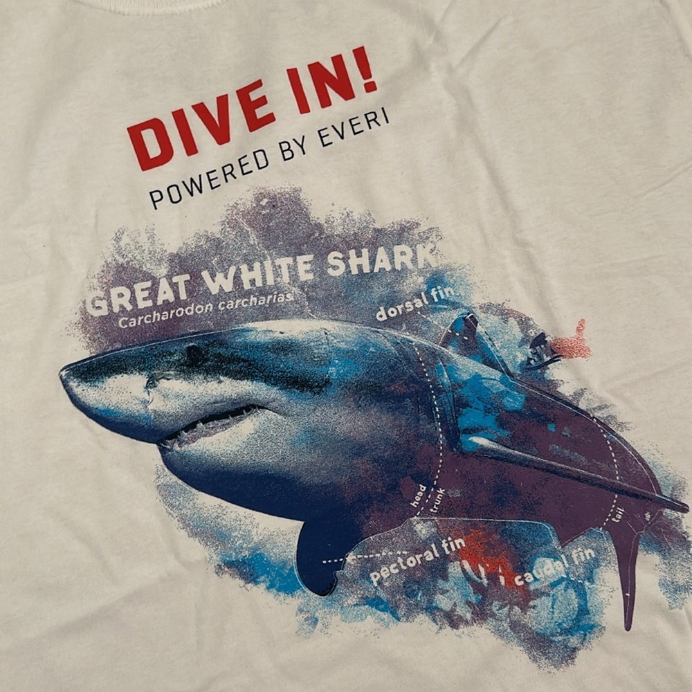 dive in! powered by everi shark tee